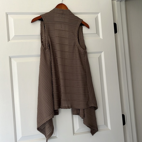 NWT She + Sky Sleeveless Mocha Vest - Picture 2 of 8
